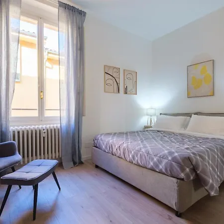 Casa Del Laureato By Bologne