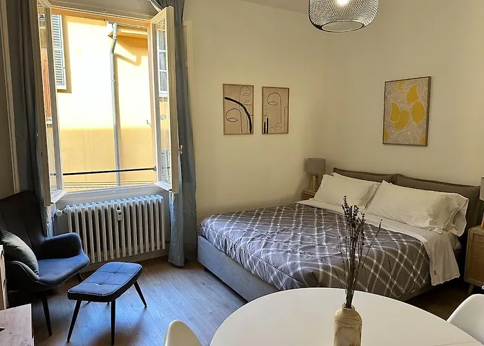 Casa Del Laureato By * Bologne